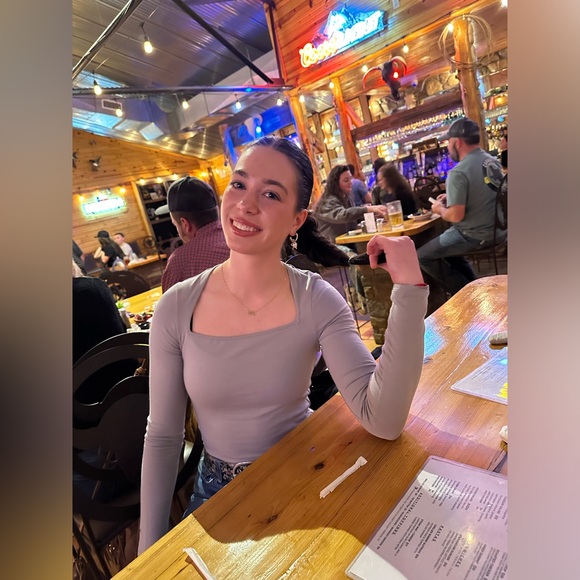 Krystal Vasey - Picture 2 of 4